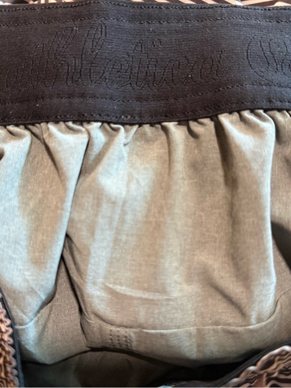 Lululemon Go The Distance Short Reversible 10 - Picture 4 of 7